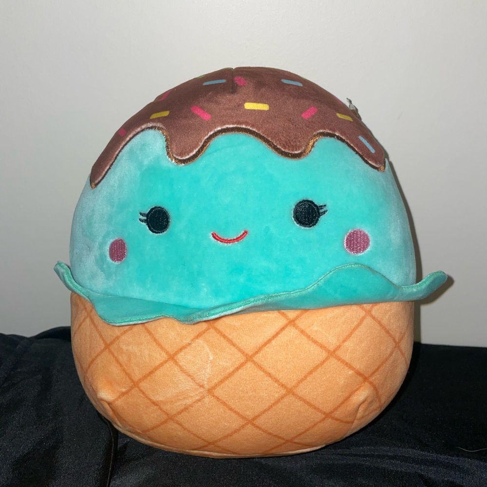 8” maya the ice cream squishmallow